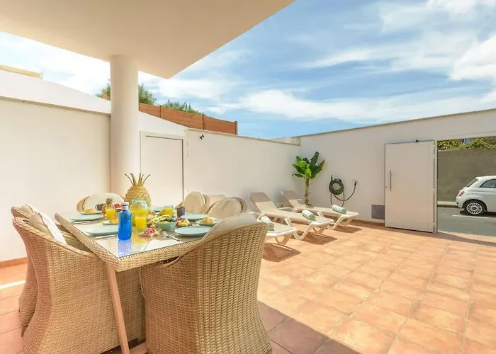 Villa Con Piscina En La Playa *