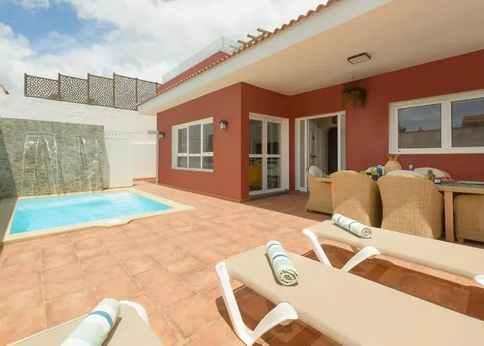 Villa Con Piscina En La Playa